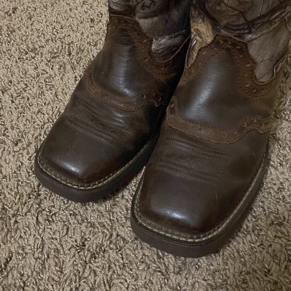 Justin Cowboy Boots - Picture 9 of 10